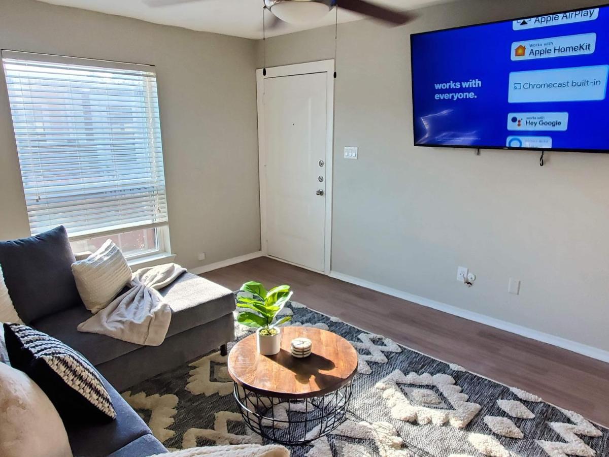 Fashionable Stylish Apartment Houston Exterior photo